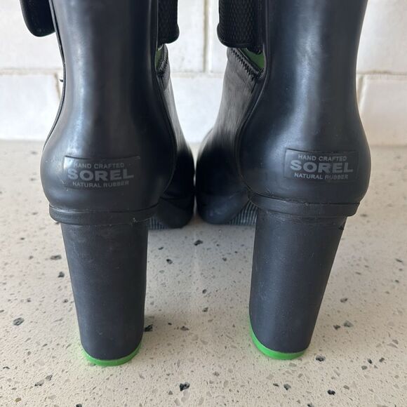 Sorel MEDINA lll Black and Green Rubber Rain Heeled Boots Platform Bold Size 8.5 - Picture 11 of 16